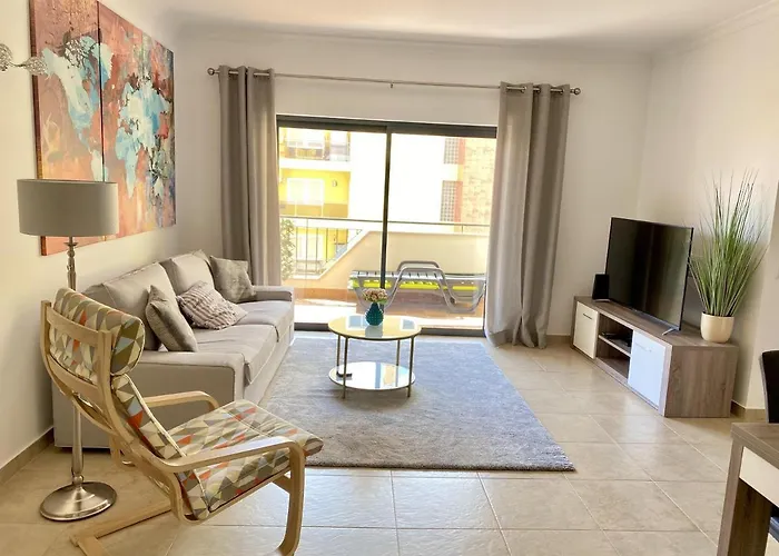 George\'S Quinta Das Palmeiras, A 2 Bedroom Apartment In Luxury Complex, Walking Distance To Town