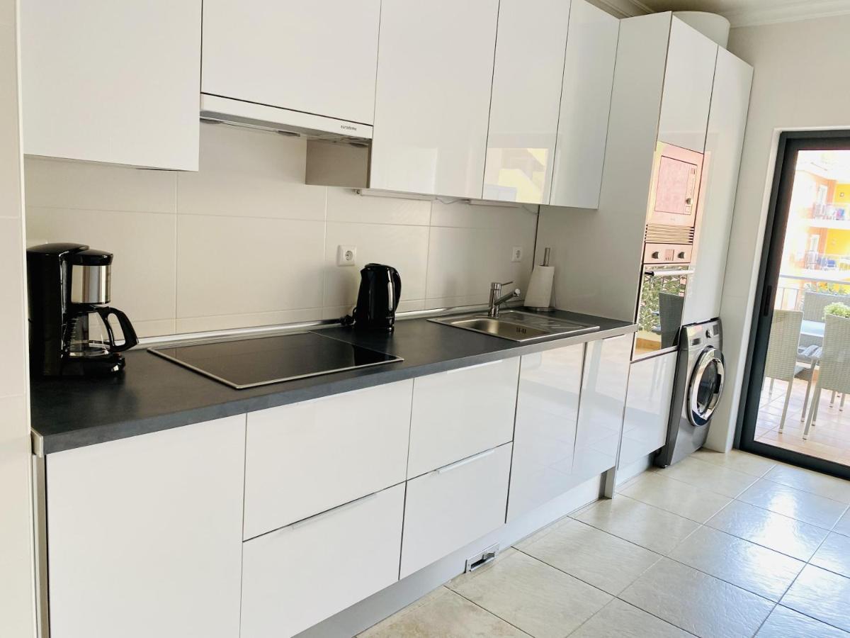 Apartment George's Quinta Palmeiras, A 2 Bedroom In Luxury Complex, Walking Distance To Town Lagos