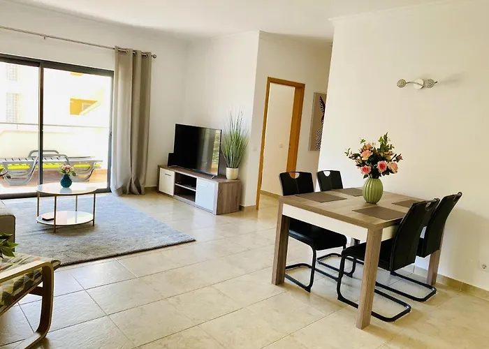 George\'S Quinta Das Palmeiras, A 2 Bedroom Apartment In Luxury Complex, Walking Distance To Town